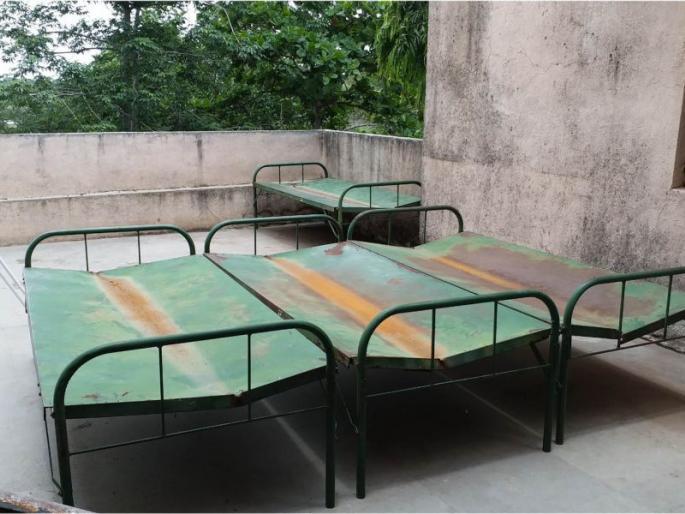 jailahaadhaikaaoyaancayaa-bhaetainantara-jhaalai-saphaai | जिल्हाधिकाºयांच्या भेटीनंतर झाली सफाई jailahaadhaikaaoyaancayaa-bhaetainantara-jhaalai-saphaai | जिल्हाधिकाºयांच्या भेटीनंतर झाली सफाई